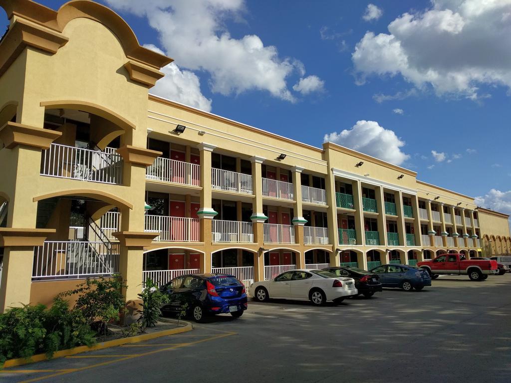 Red Carpet Inn Airport Fort Lauderdale Exterior photo